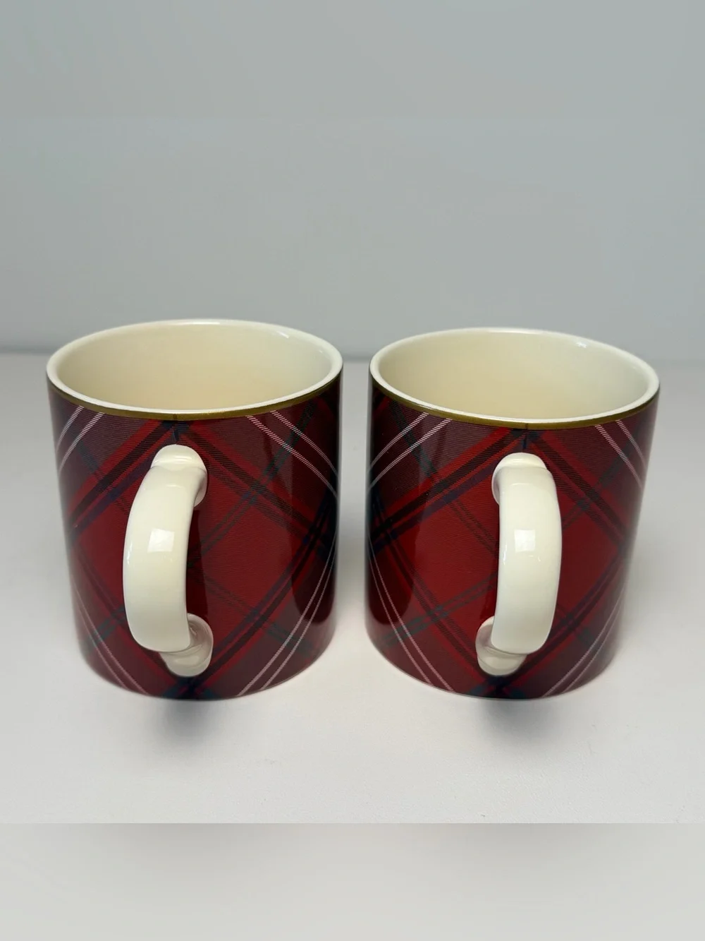 Williams Sonoma Red Green White Tartan Holiday Ceramic Mugs Set of 2 Christmas